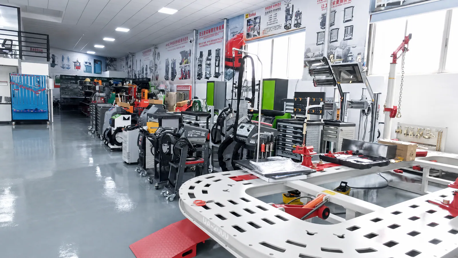 BAOHUA body repair equipment showroom