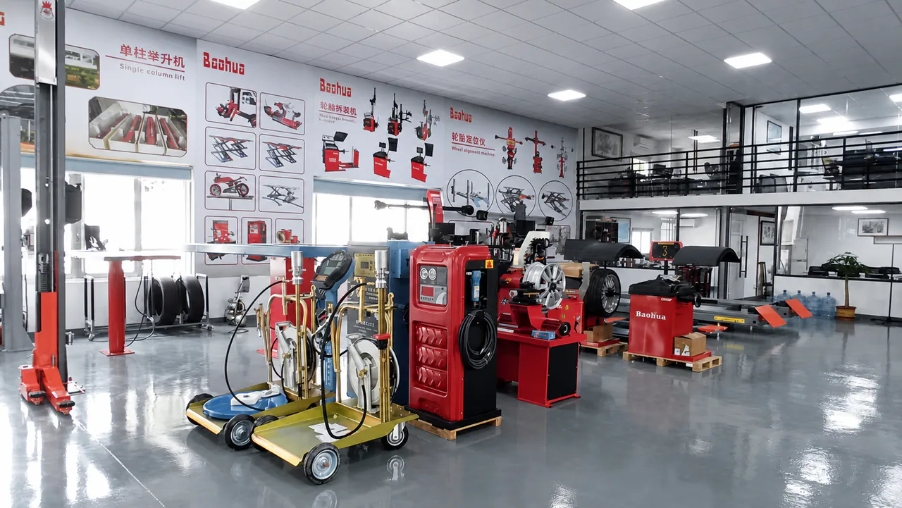 BAOHUA automotive service equipment showroom